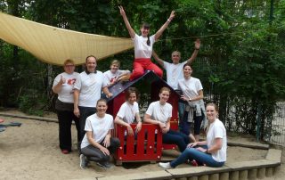 Gruppenbild Teamevent Garten